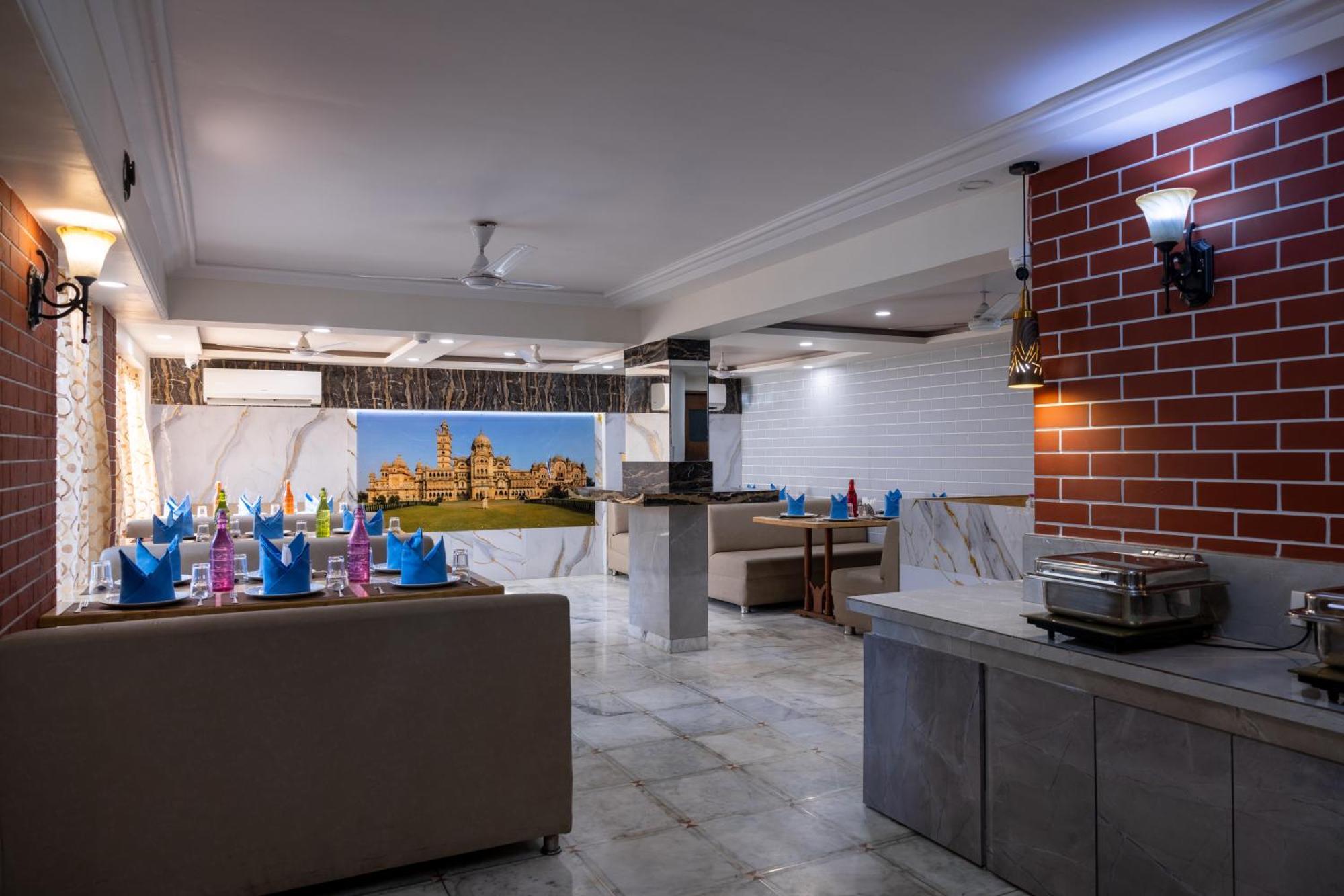 Alba Premier, Vadodara Buitenkant foto