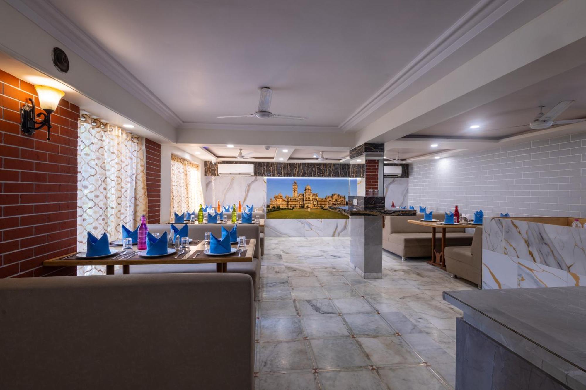 Alba Premier, Vadodara Buitenkant foto