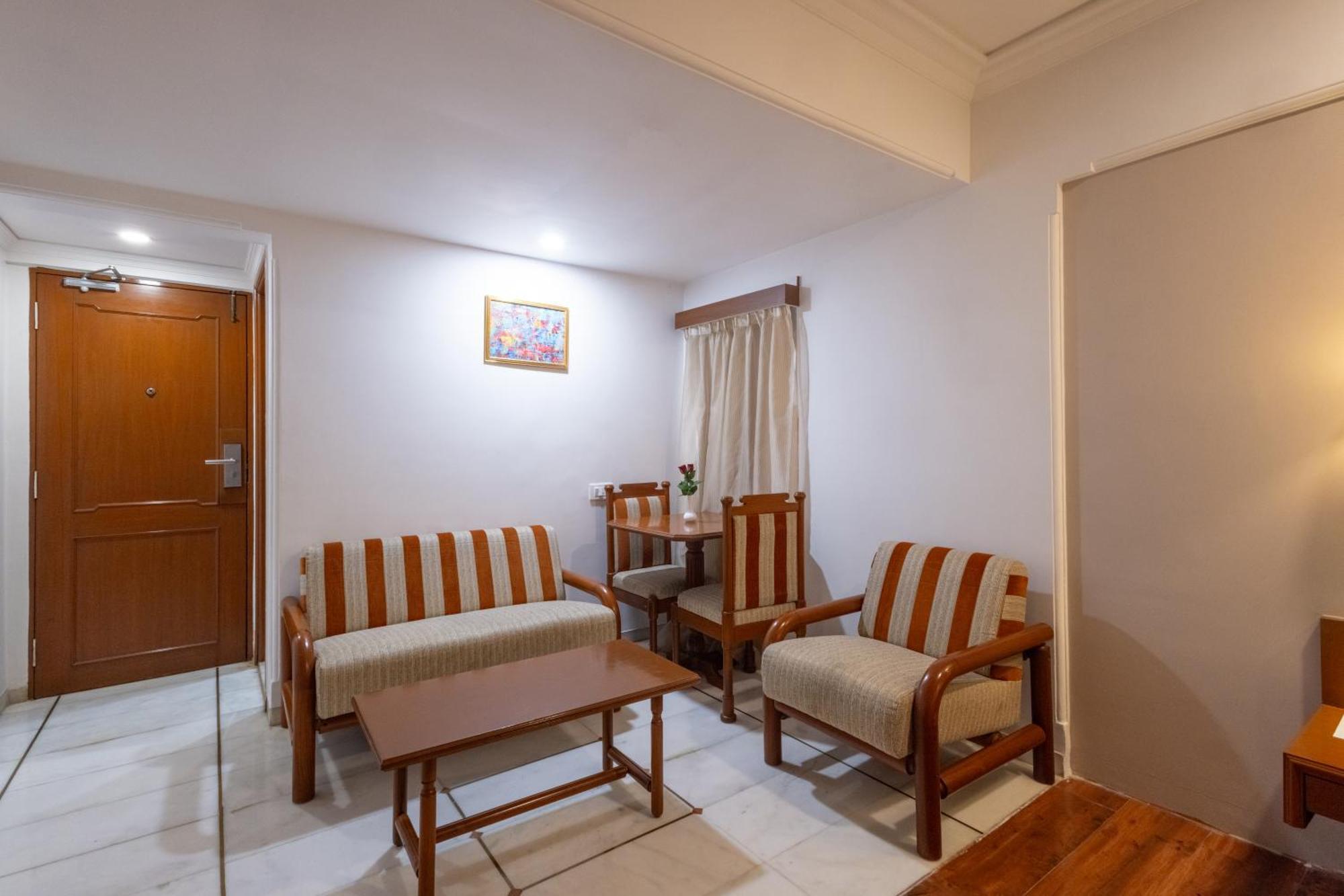 Alba Premier, Vadodara Buitenkant foto